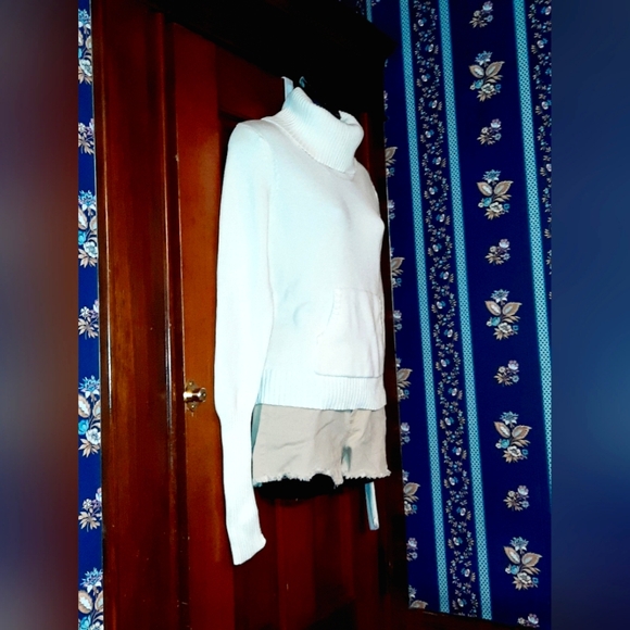 Sweater - Picture 2 of 5